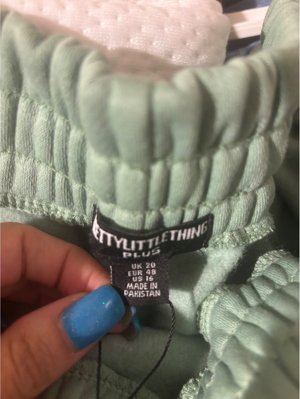 NWT PrettyLittleThing Plus Sage Green Pocket Sweat Shorts Women’s US 16 - Picture 6 of 7